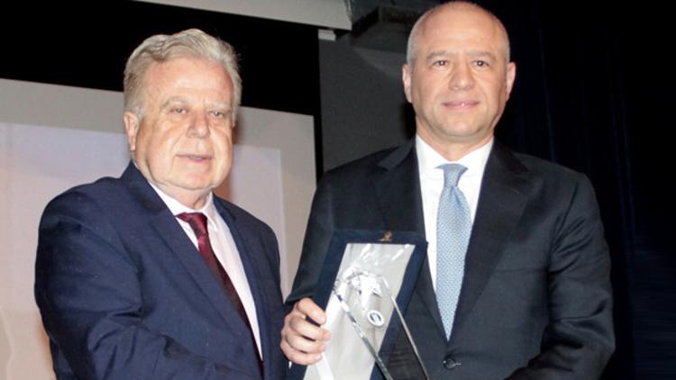 Üniversiteden, Mustafa Koç anısına onur ödülü