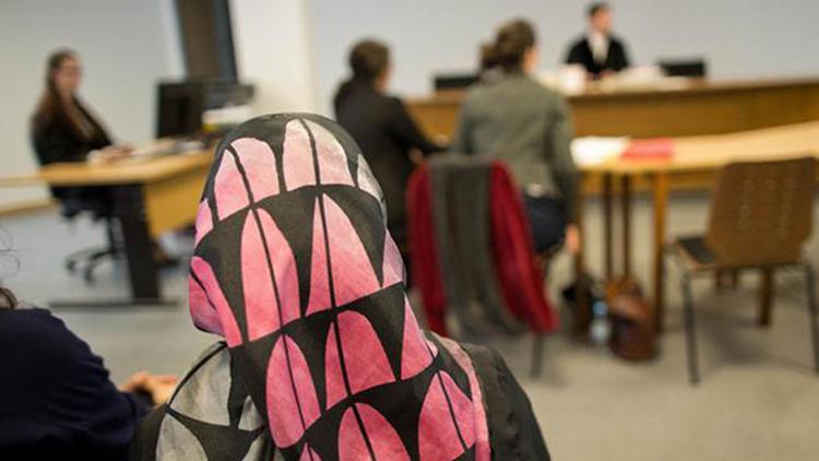 Başörtüsü yasağına yeşil ışık