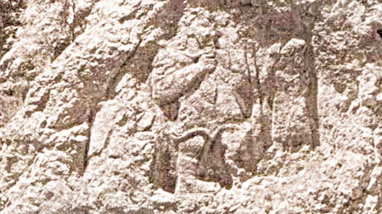 2700 yıllık stel kayıp