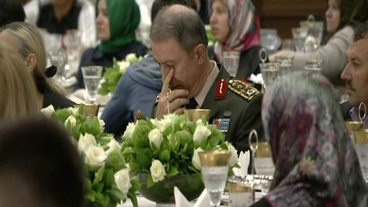 Erdoğan'ın sözleri Genelkurmay Başkanı Hulusi Akar'ı duygulandırdı