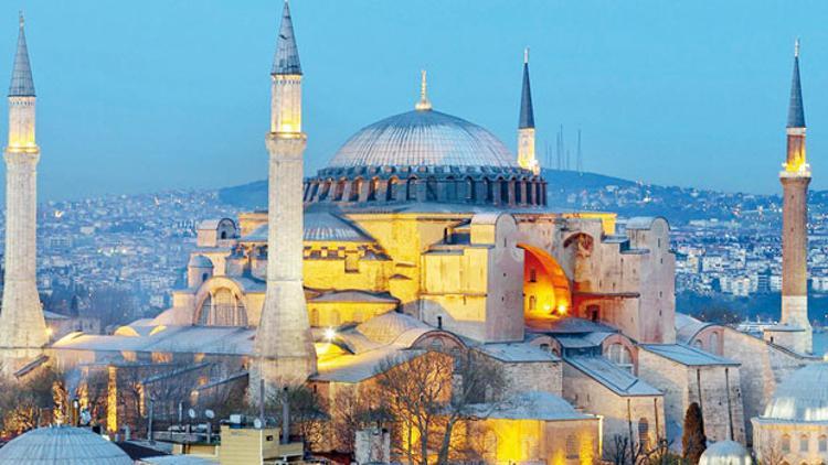 Yunan konsolostan sabah 03:00'te Ayasofya'da sahur teftişi