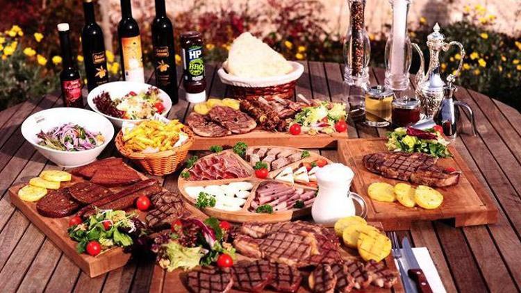 İftar saatlerinin en popüler 10 restoranı
