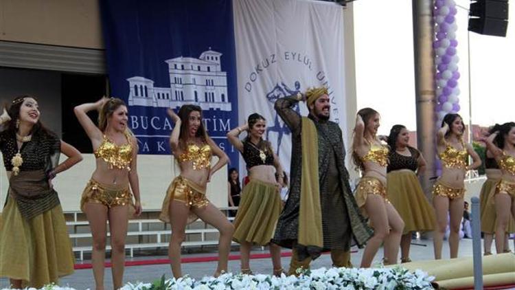 Dans gösterisi makamdan etti