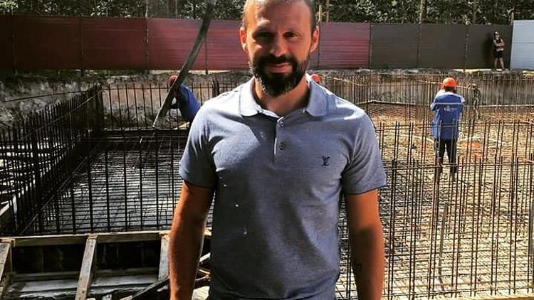 Gökdeniz Karadeniz Rusya’da cami yaptırıyor