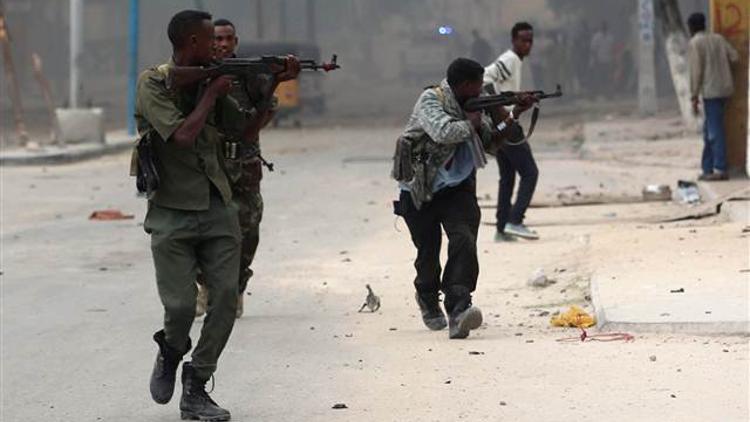 Somali'de otele kanlı baskın