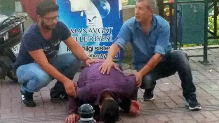 Silahla çocuğu yaralayan kişi kazara kendini vurdu