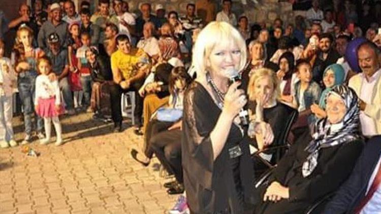 Gülden Karaböcek'e Karaman'da büyük ilgi