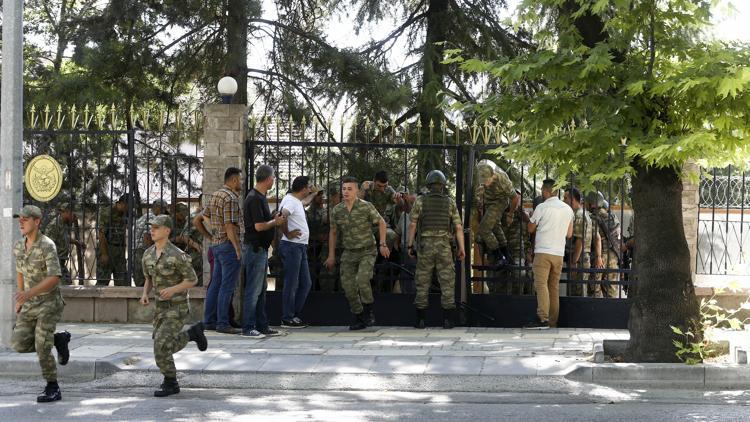 Son Dakika Haberi: Polis Genelkurmay Başkanlığı'na girdi