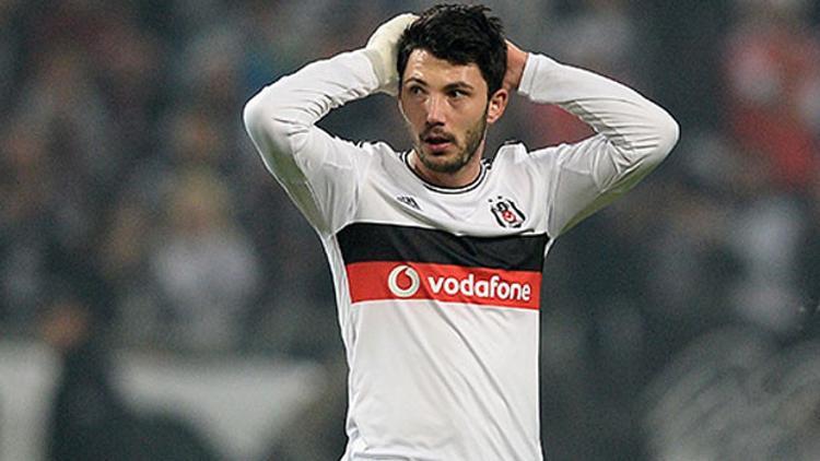 Tolgay Arslan'ın el bileğinde kırık tespit edildi