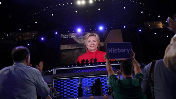 Hillary Clinton ABD tarihine geçti