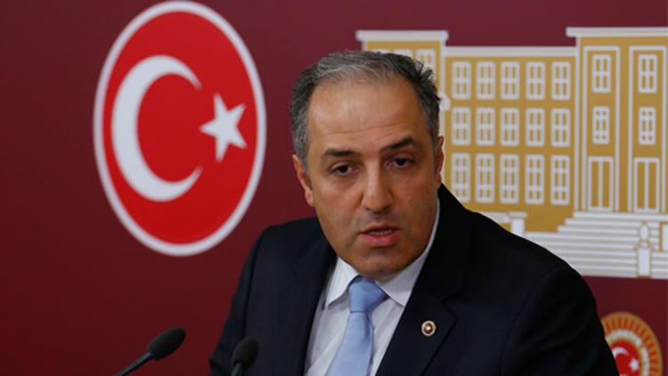 ‘Batı medyası üç maymunu oynasa da siyasi, Türkiye halkı zaferini kutluyor’