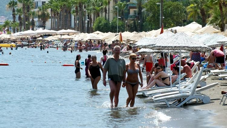 Marmaris'te plajlar doldu