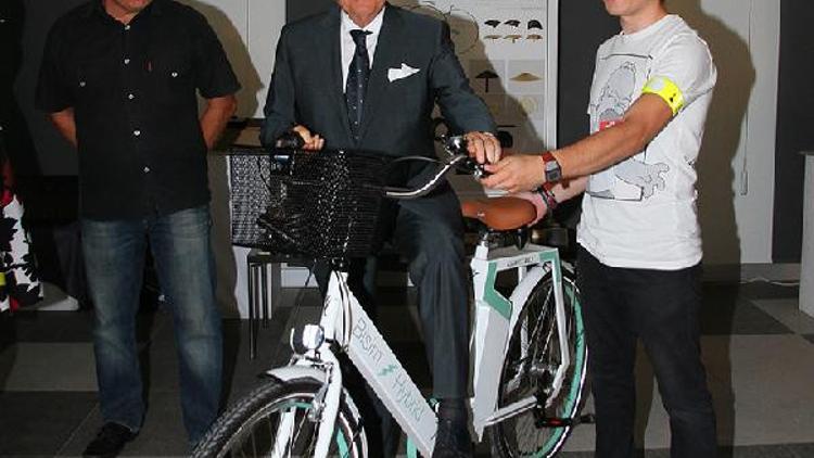 Pedallı elektrikli bisiklet tasarladı Pedallı elektrikli bisiklet tasarladı