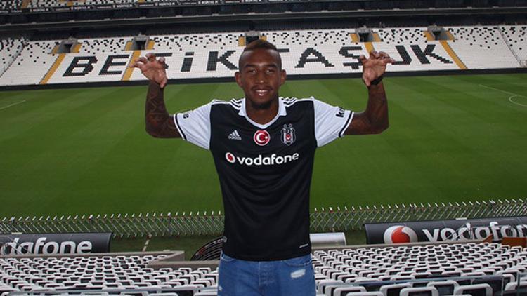 Talisca, Vodafone Arena'da Kartal pozu verdi