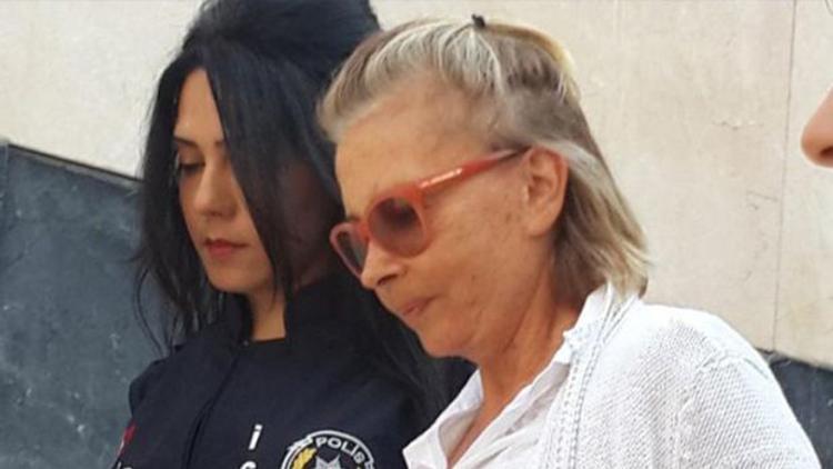 Nazlı Ilıcak'a darbe üstüne darbe