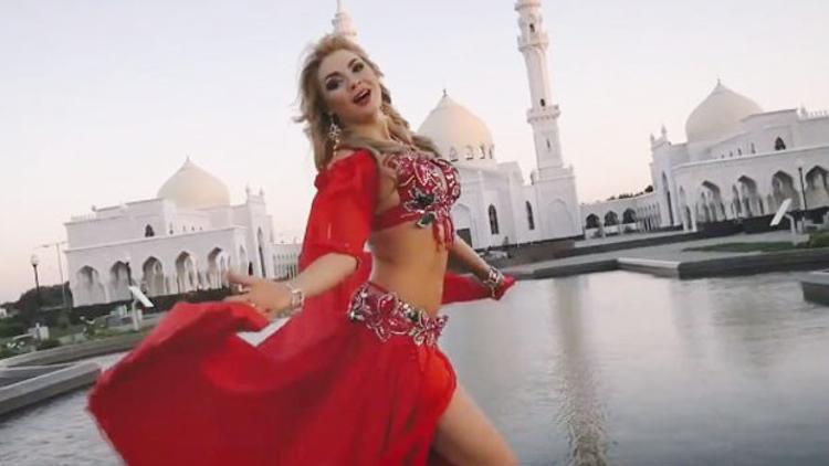 Tataristan'da cami avlusunda çekilen klip büyük tepki gördü