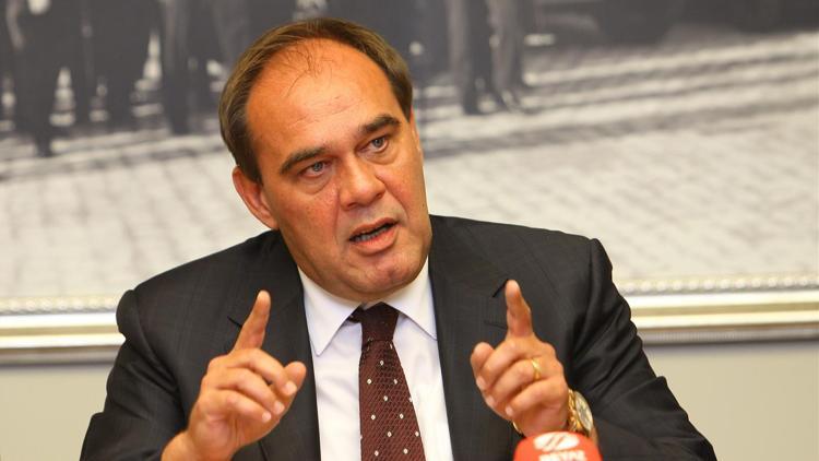 Demirören'den Ünal Aysal'a yanıt: "Hocamız ile görüşebilirsiniz dedi"