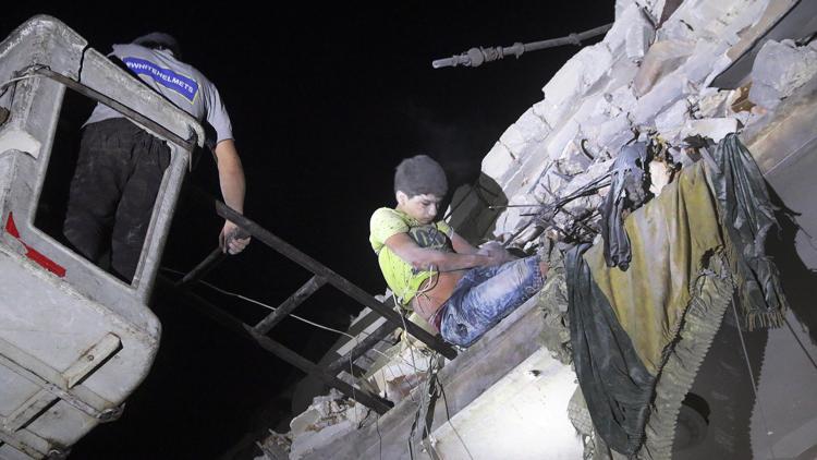 Halep'e hava saldırısı: 49 ölü, 113 yaralı