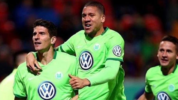 Wolfsburg Mario Gomez ile turladı!