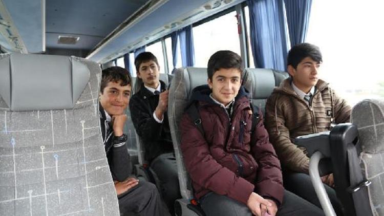 Çaldıran Belediyesinden öğrencilere ücretsiz ulaşım imkan Çaldıran Belediyesinden öğrencilere ücretsiz ulaşım imkan