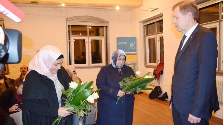Aşırı sağ nefrete karşı daha fazla diyalog
