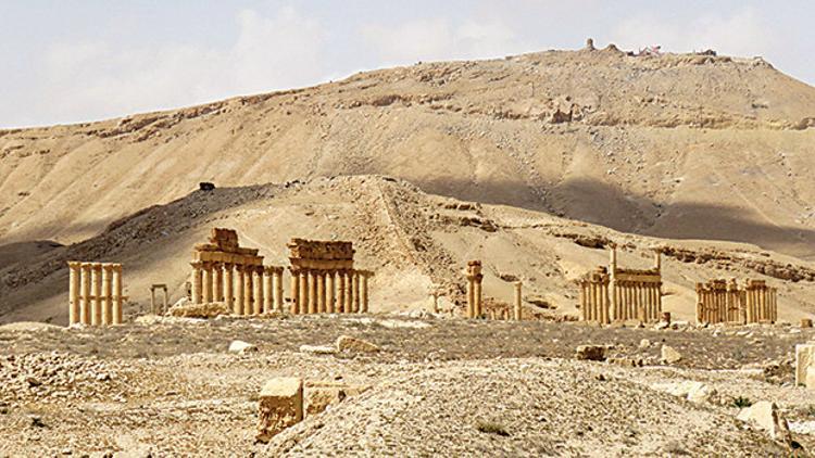 DEAŞ Palmira’da saldırıya geçti