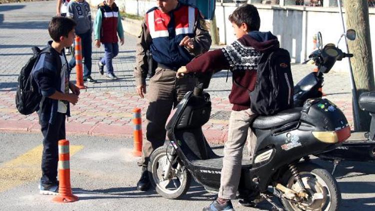 Jandarmadan elektrikli bisiklet uyarısı Jandarmadan elektrikli bisiklet uyarısı