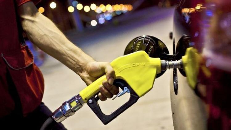 Benzin 15 kuruş, motorin 13 kuruş zamlandı