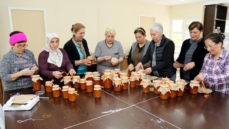 Reçel satıp kız çocuklarını okutacaklar