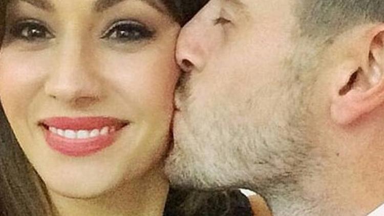 Fabri'den eşine inci kolye!