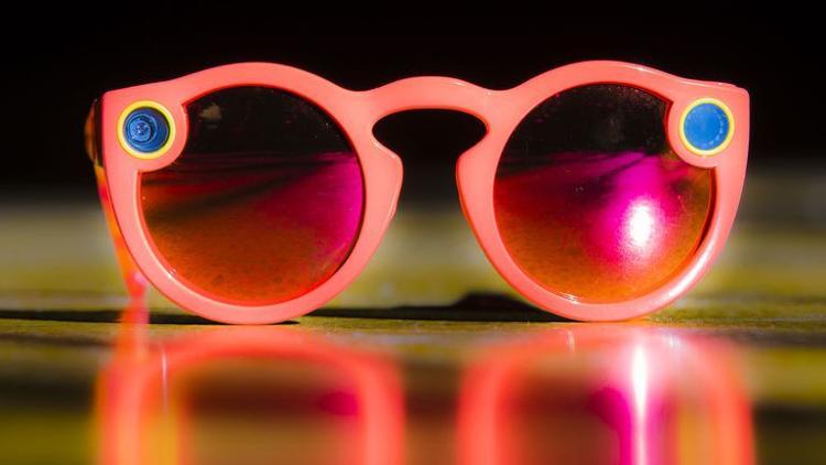 Snapchat gözlükleri Spectacles satışa çıkıyor!