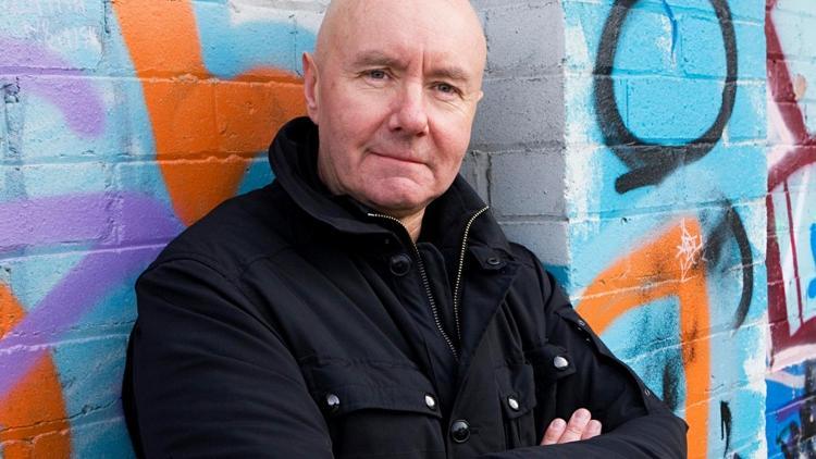 Trainspotting’in yazarı Irvine Welsh: ‘Karanlık bir yola çıkmış gidiyoruz’