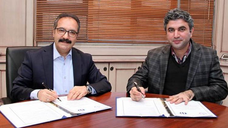 Suriyelilerin ders kitapları akademisyenlerden