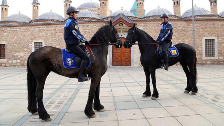 Türkiye'nin ilk 'Atlı Zabıta Birliği' Konya'da göreve başladı