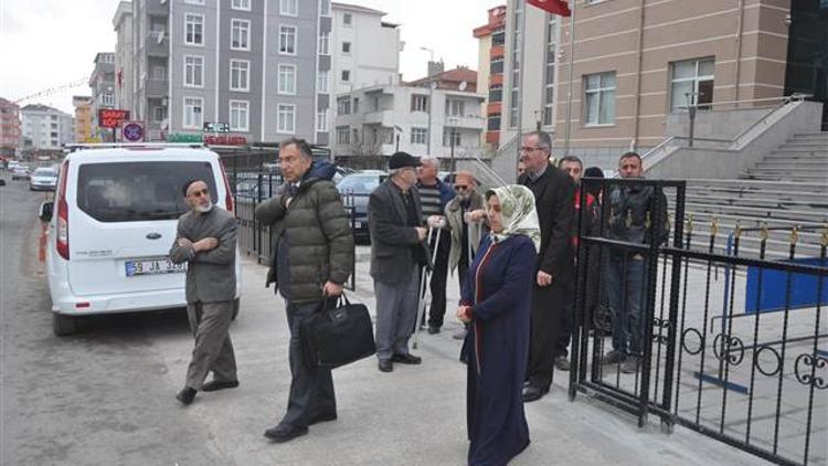 Dairelerini alamayan aileler müteahhide dava açtı