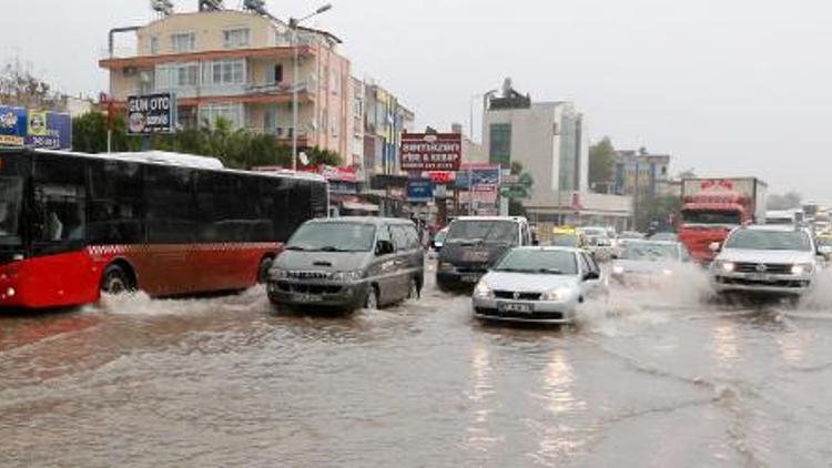 Mersin'de yarın okullar tatil mi? 13 Mart