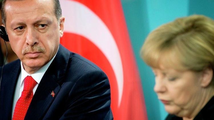 'Almanya'nın Şansölyesi de Hollanda'nın yanında yer alıyor... Sana yazıklar olsun!'