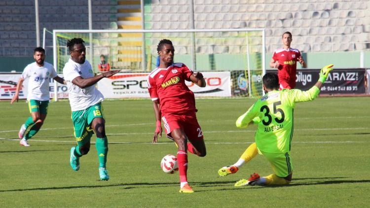 Sivasspor eve boynu bükük döndü