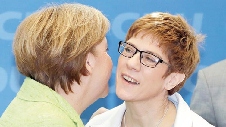 Almanya’nın ilk galibi ‘Mini Merkel’