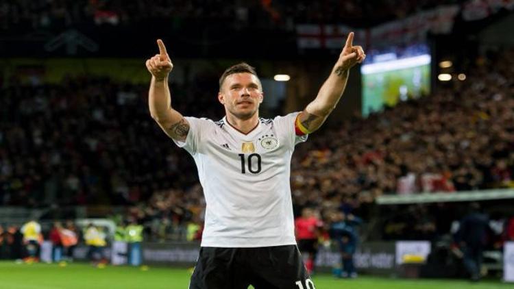 Almanya'da ayın golü Podolski'den!