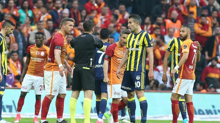 Van Persie, Galatasaray'daki Tosic'i arıyor!..