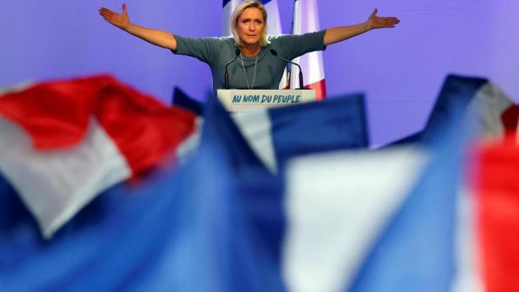 Fransa seçimleri: Le Pen'e intihal suçlaması