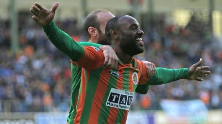 Vagner Love gol atmaya doymadı! Maça damga vurdu...
