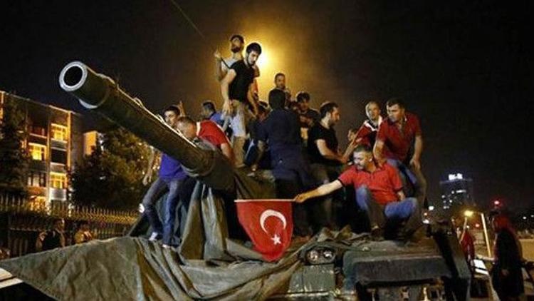 Reşat Petek: Darbe girişiminin haber alınamaması istihbarat zaafı