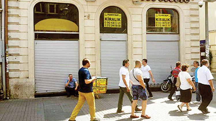 3 caddede 108 dükkan boş kaldı
