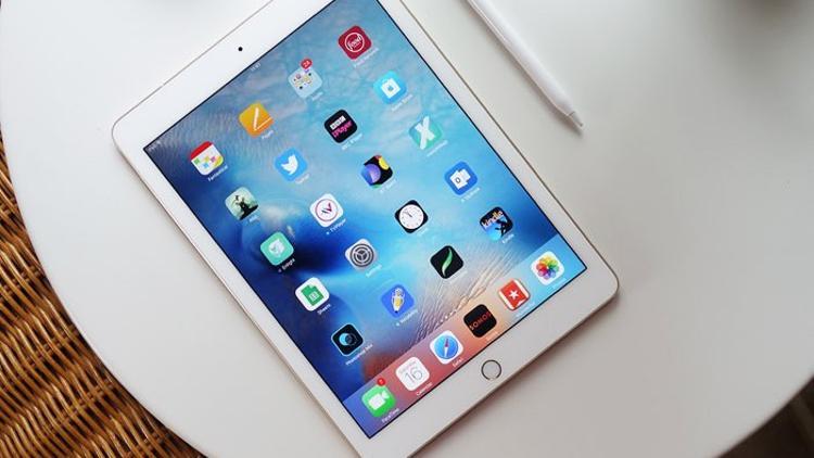 Apple'ın iPad Pro'sunu paramparça ettiler!