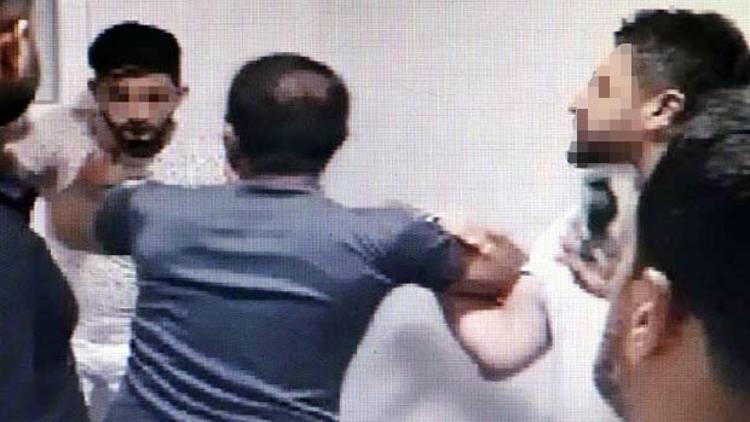 'Kız tavlıyoruz' diye video yayınlayan Suriyelileri dövüp görüntüsünü paylaştılar