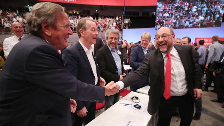 ‘Demokrasiye geri dönün’