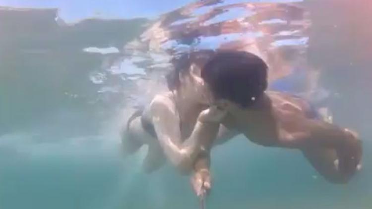 Rüzgar Erkoçlar'ın tatil görüntüleri