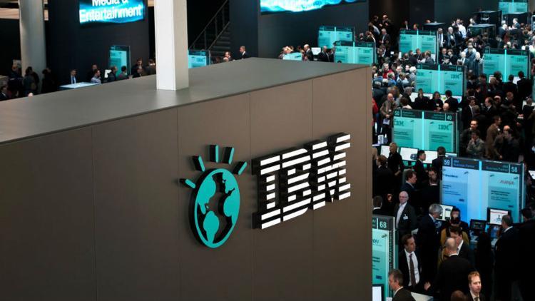IBM'in ikinci çeyrekte net karı ve geliri azaldı